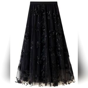 NWT Tulle and Applique Black Midi Skirt